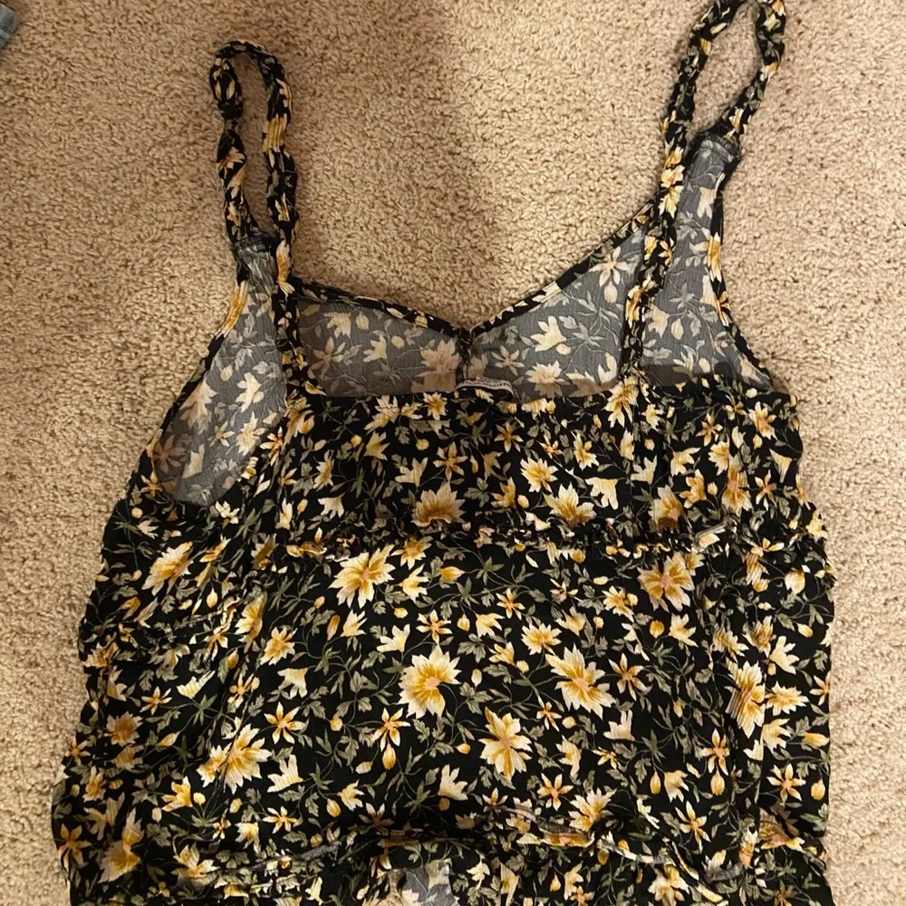 Floral flowy tank - Picture 2 of 3